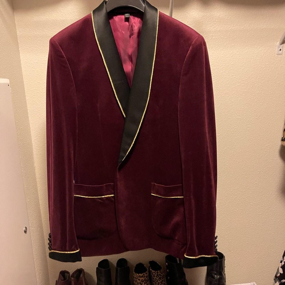 Mens smoker style gentleman’s suit jacket